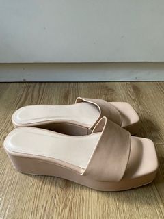 (Category: ) located in . Submitted by housevitapreloved (Listing ID 1154022520, Image 1). Description: .