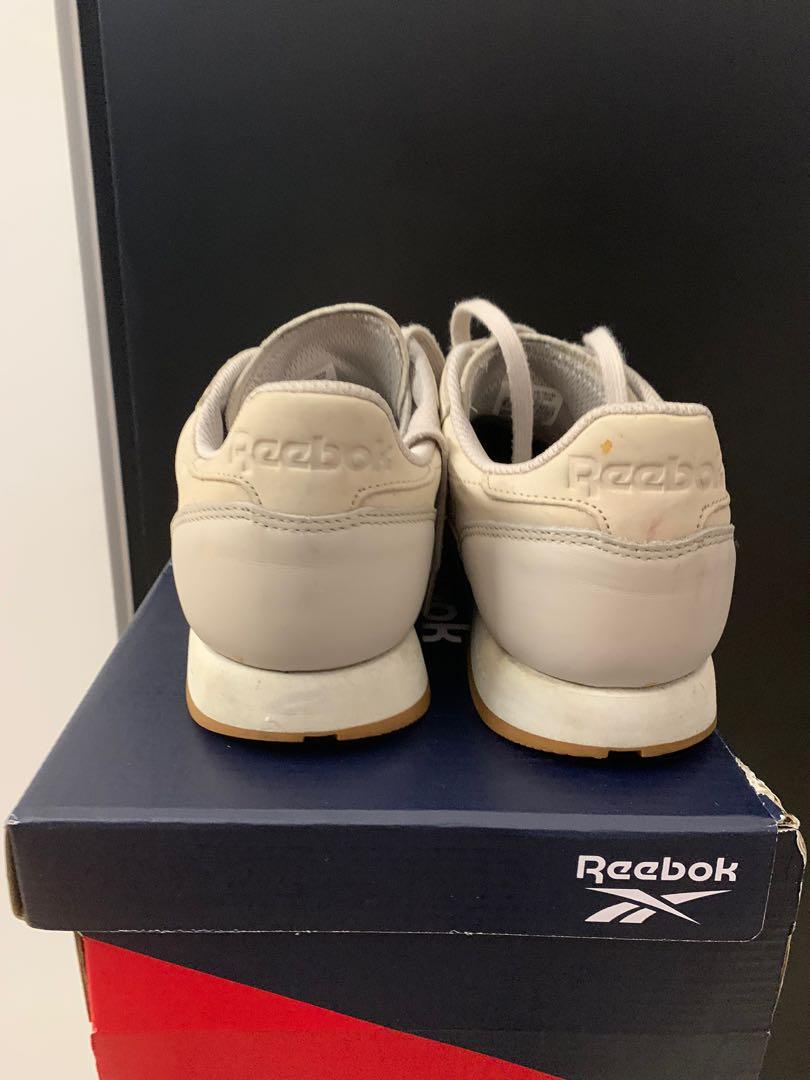 Reebok classic suede outlet trainers
