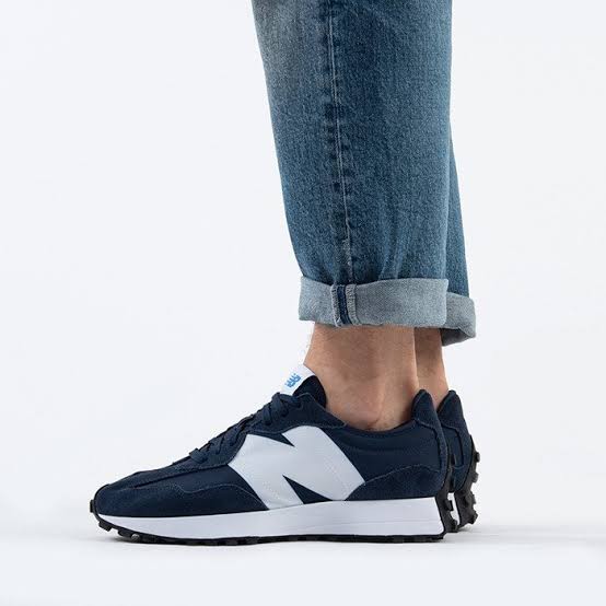 Sale) New Balance 327 Navy Sz 42 