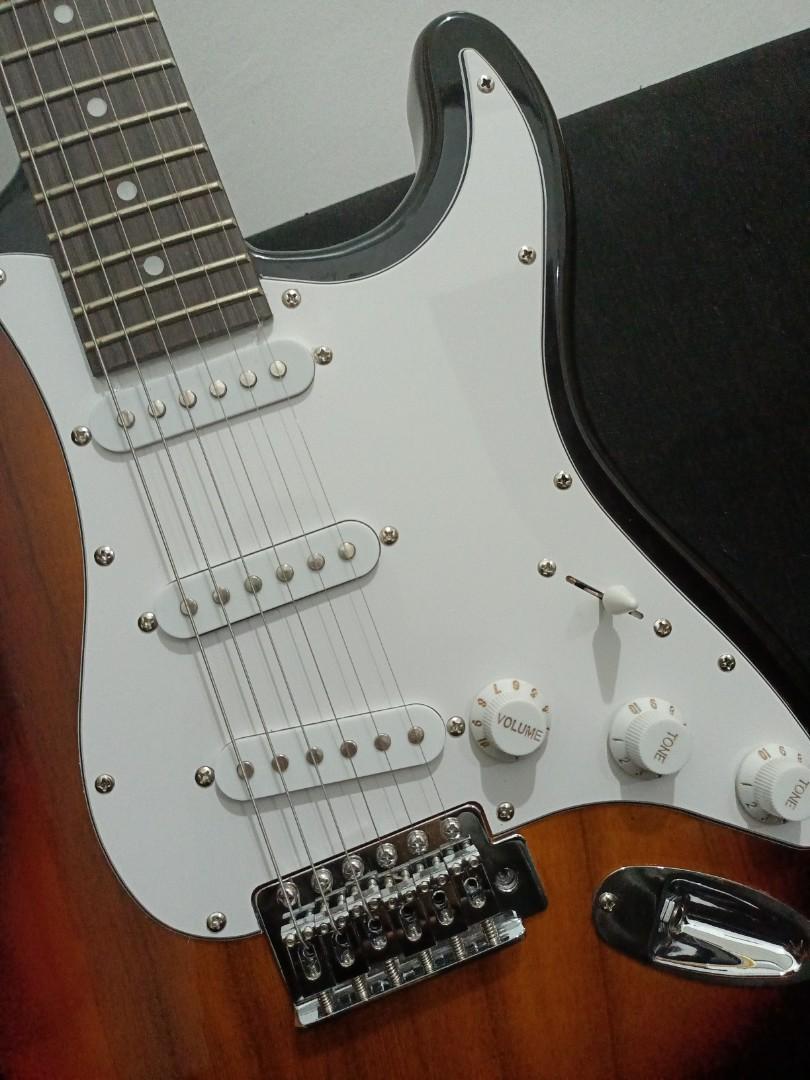 Smiger Electric Guitar with free Portable Amplifier, Hobbies & Toys ...
