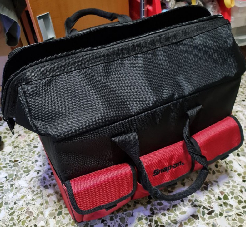 Tool Bag Snap on with rolling wheel Men s Fashion Bags