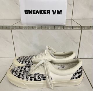 (Category: ) located in . Submitted by sneakervm (Listing ID 1154111824, Image 1). Description: .