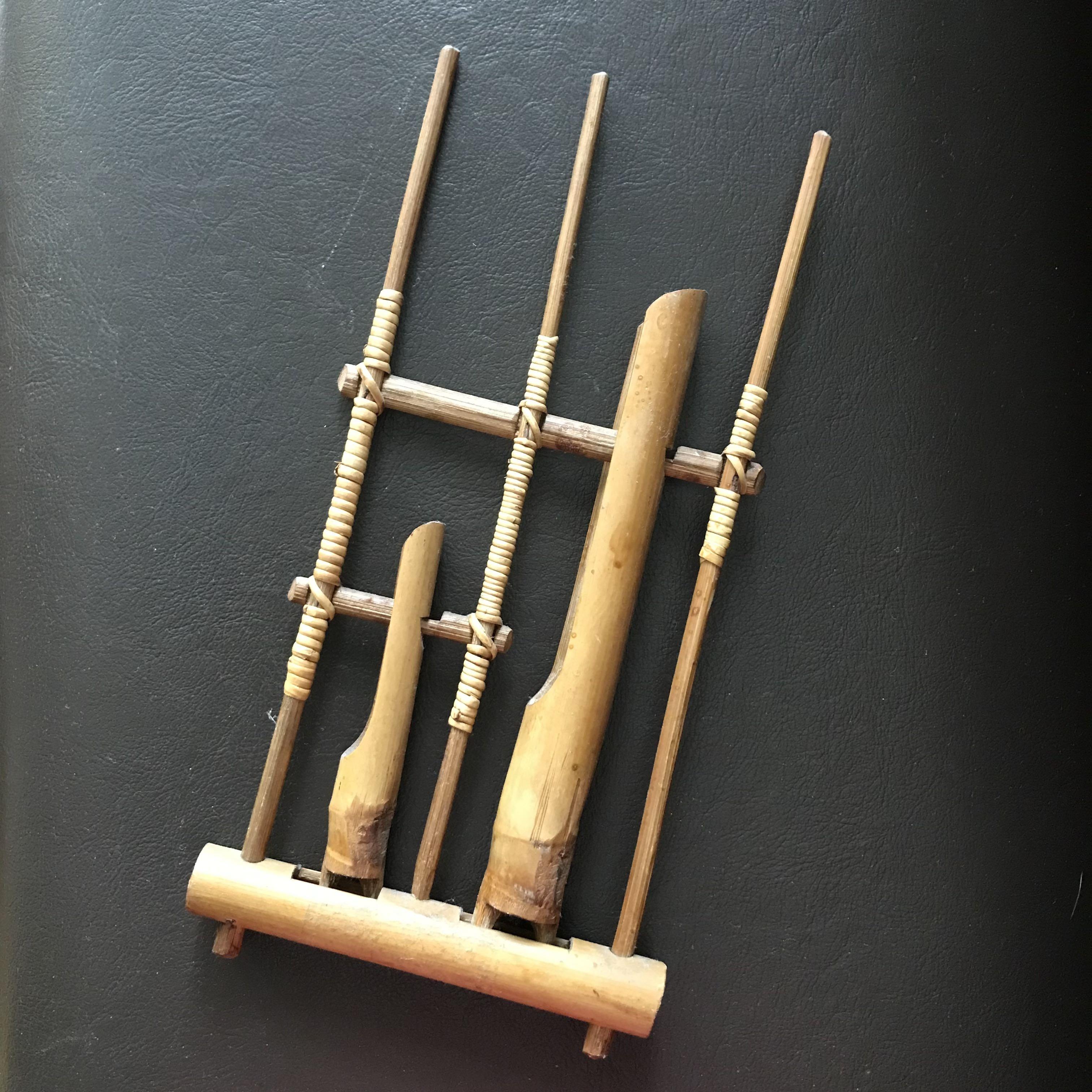 Instrumente muzicale tribale AngklungInstrumente muzicale tribale Angklung  