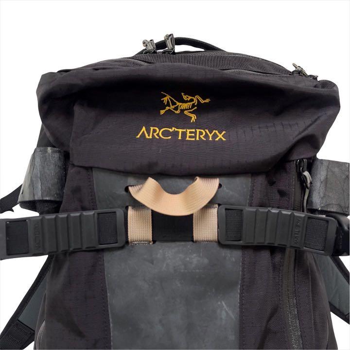Arcteryx silo 30 backpack (Category: Backpacks) located in Manila. Submitted by allinthiswall (Listing ID 1158334805, Image 3). Description: #arcteryx silo 30 backpack features an improved Wrap System the Silo 30 was built for backcountry runs. Two thoracic V-stays provide load support while allowing the pack to remain supple for effortless turns., Specs ; Top grab handle, High-visibility lining, Front haul loop, Zippers & Fly Configuration, Wate