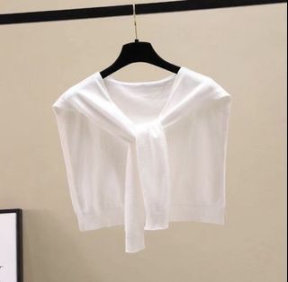 (Category: ) located in . Submitted by clearherwardrobe (Listing ID 1158284733, Image 1). Description: .