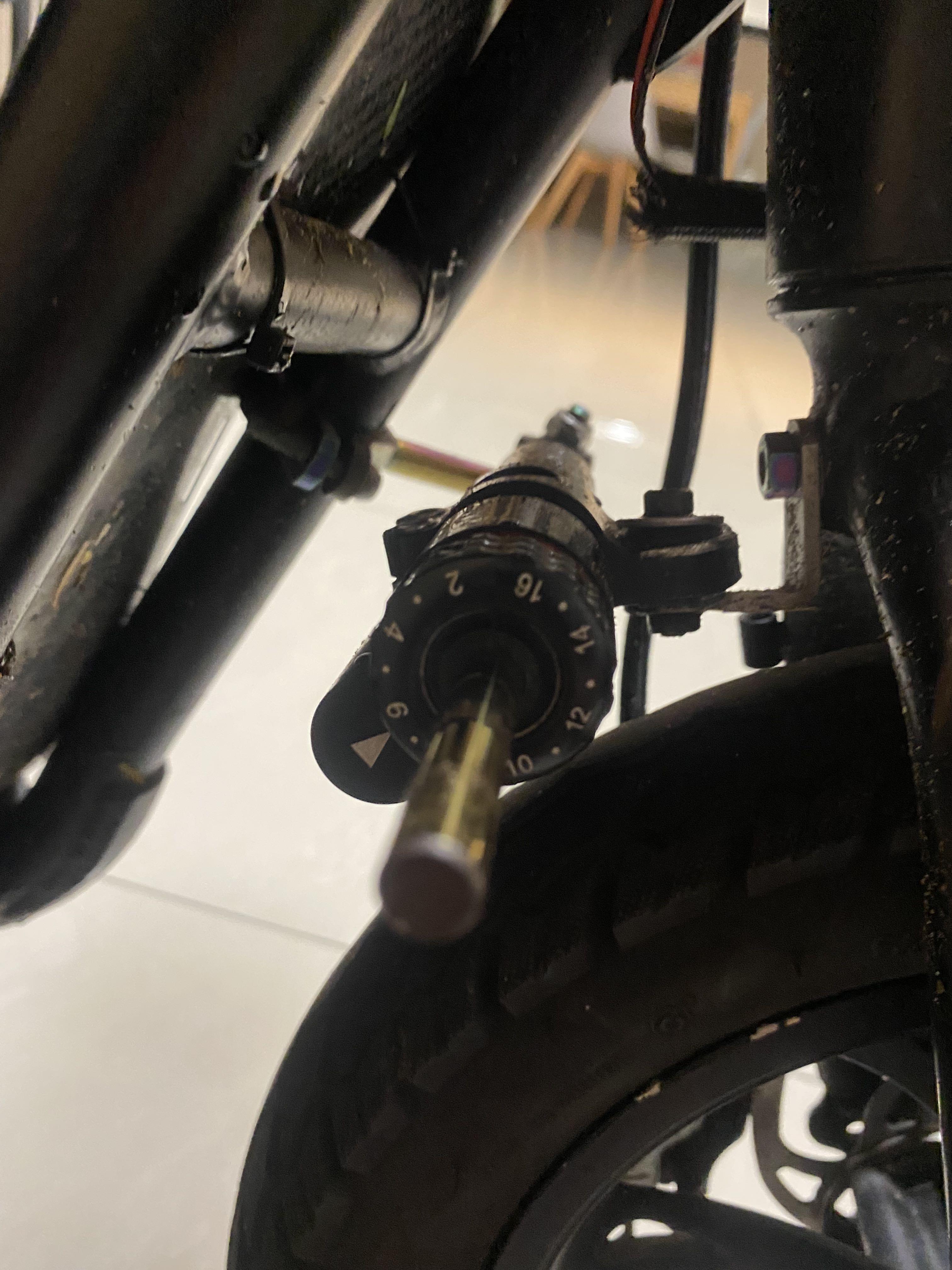 Carbon steering damper for fiido dyu ebike, Sports Equipment, PMDs, E