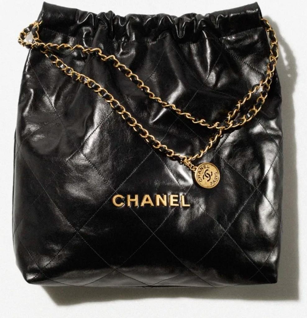 Chanel 22 medium black with gold (photo courtesy of Chanel)