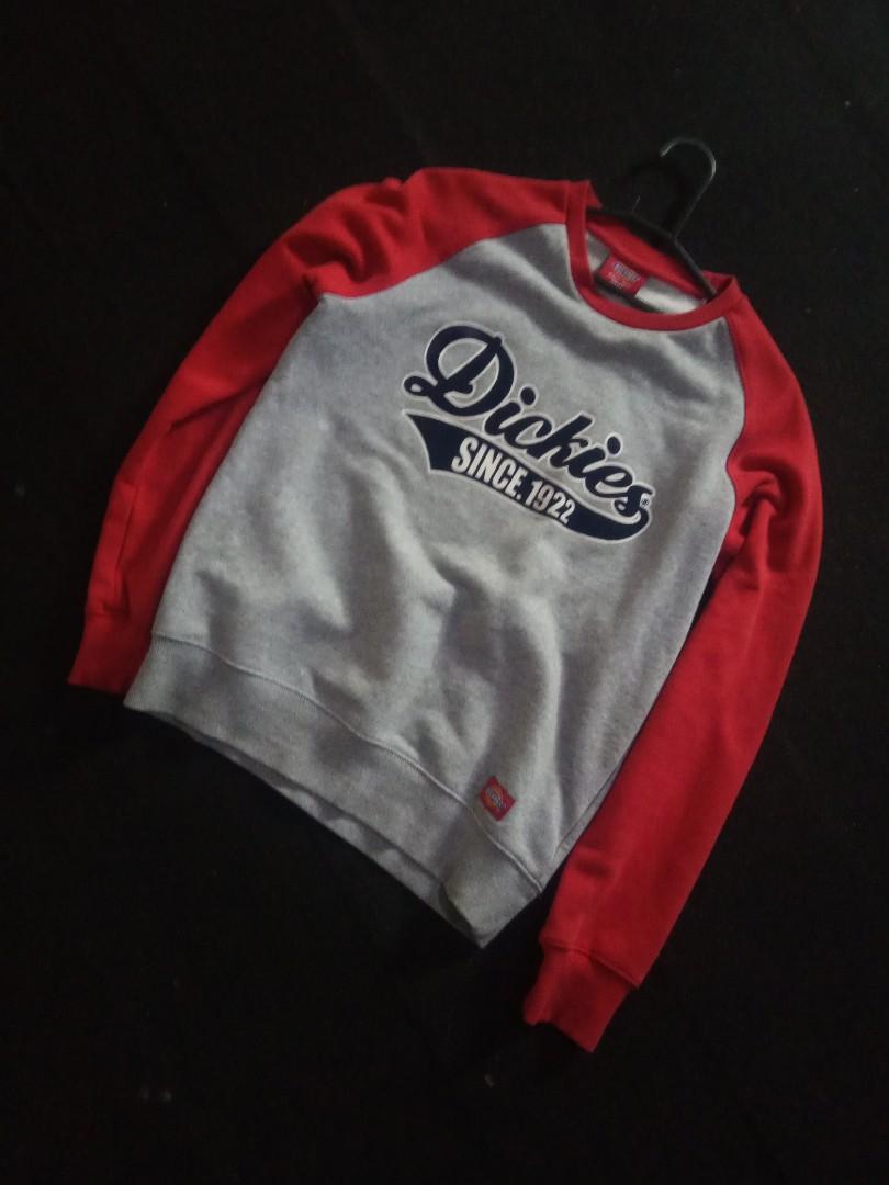 Crewnek dickies, Fesyen Pria, Pakaian , Baju Luaran di Carousell