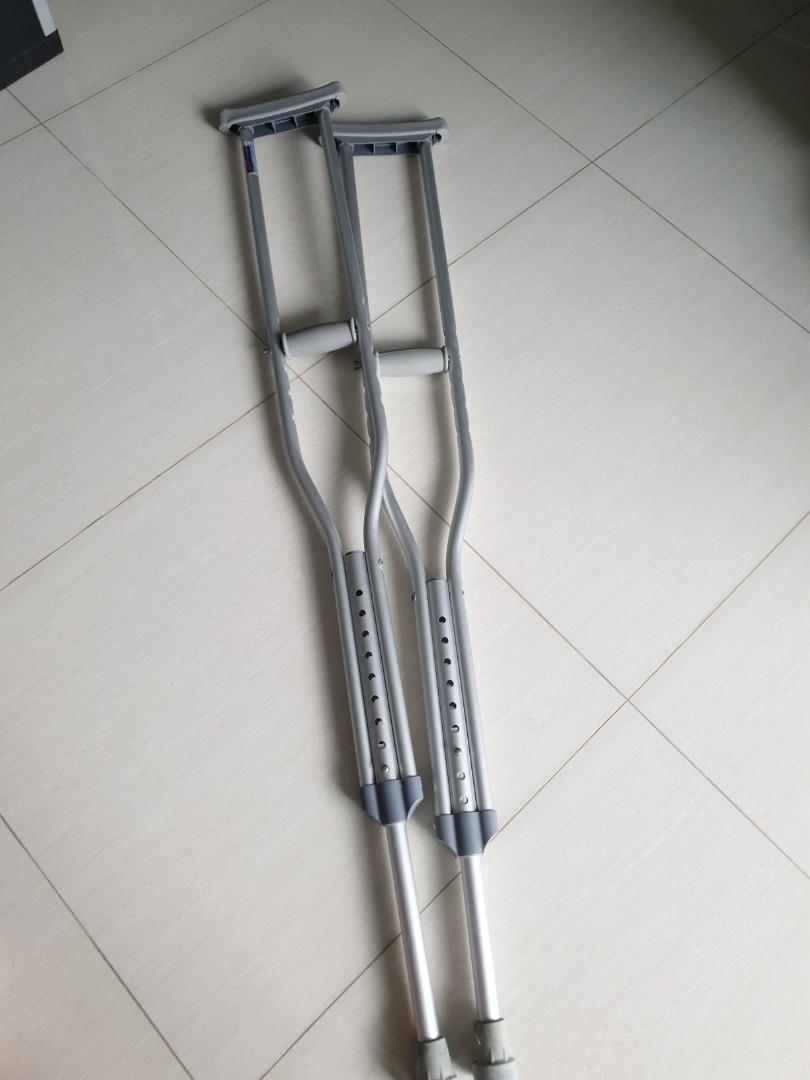 Crutches. Only used for 1 wk, Health & Nutrition, Assistive