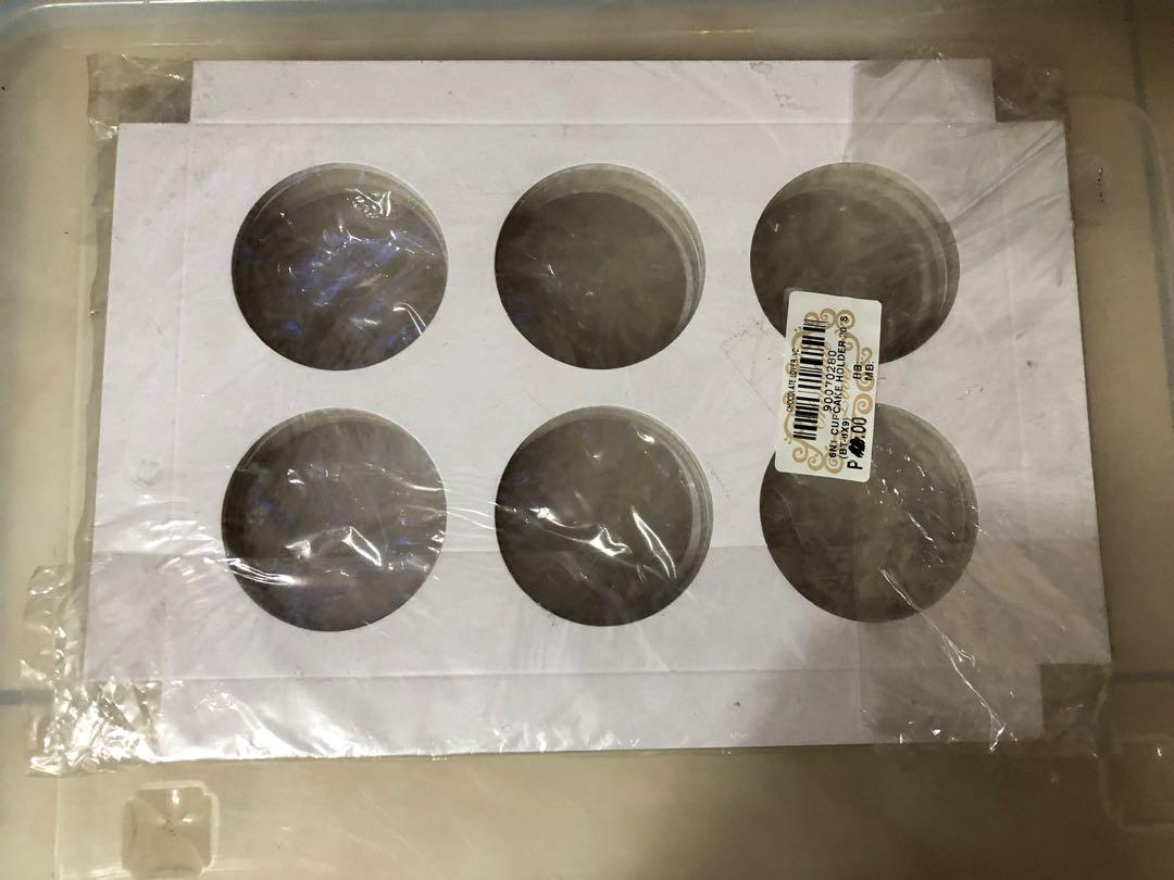 Cupcake holder (Category: Bakeware) located in Marikina City. Submitted by elaishoppe (Listing ID 1158222101, Image 2). Description: Cupcake holders for sale Quantity: 46pcs available only No issues Brand new.