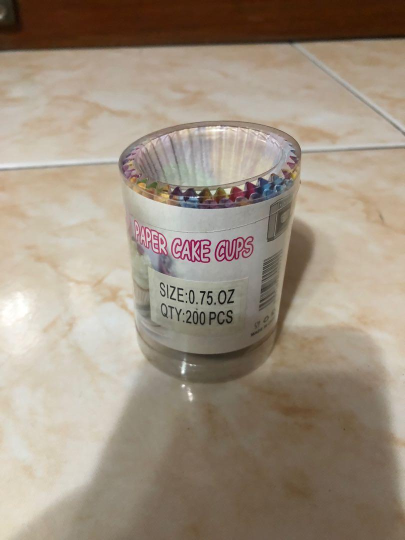 Cupcake liners (Category: Bakeware) located in Marikina City. Submitted by elaishoppe (Listing ID 1158223426, Image 1). Description: Cupcake liners for sale Around 200pcs available Size: 0.75oz No issues Never used.