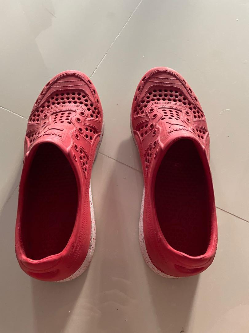 Good Condition Puma Red Rubber Shoes