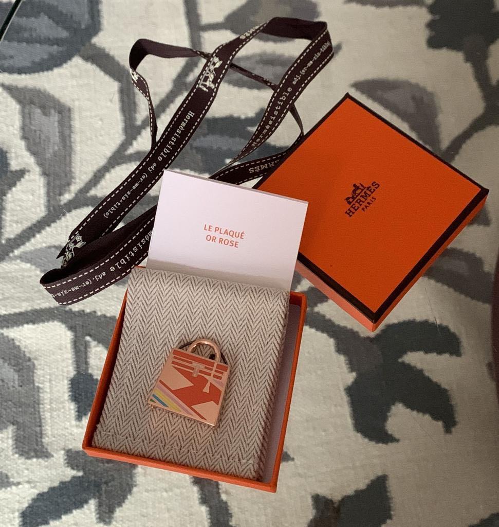 Hermès - CURIOSITE Kelly Laque H Vibration Charm