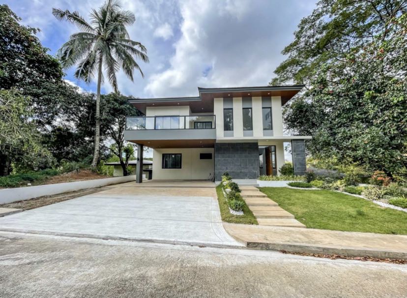 J.P. 2 Storey Contemporary House & Lot For Sale in Sun Valle Estates