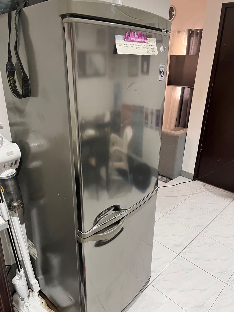 LG Refrigerator/Bottom Freezer 8 cu ft Model GC269VL3, TV & Home Appliances, Kitchen Appliances