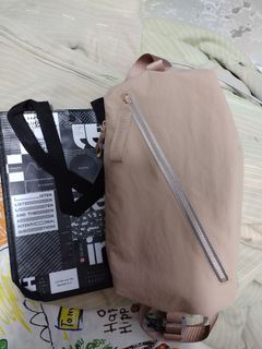 （分類：）位於 。 由 af22n05 提交（商品編號 1158323643，圖片 1）。簡介： 。