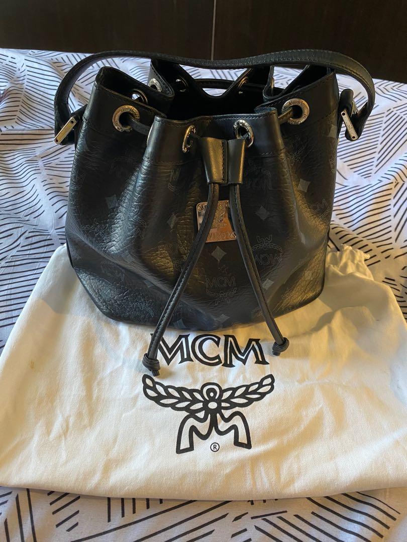 Mcm bucket cheap bag black