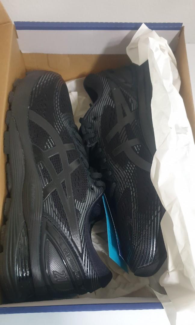 New Balance Gel nimbus 21 men us 9 Men s Fashion Footwear