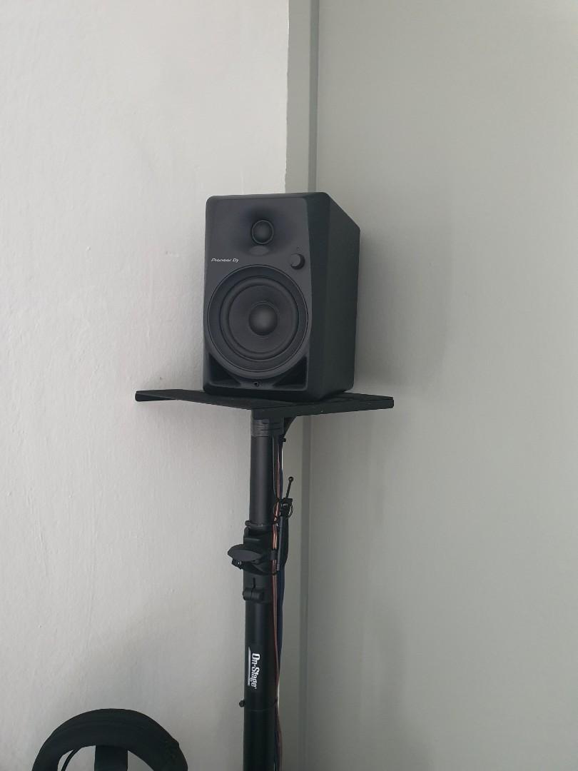 Pioneer DM40 DJ studio monitor speakers