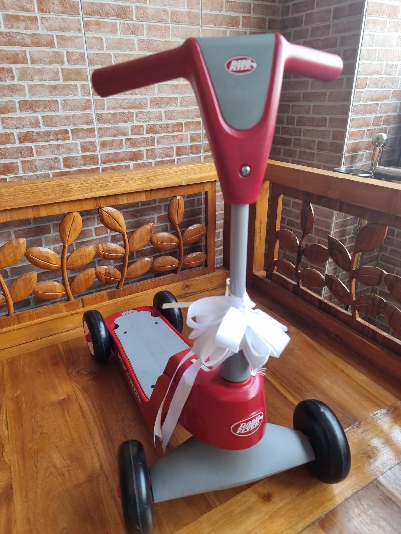 Radio Flyer Scoot 2 Scooter, Babies & Kids, Infant Playtime on Carousell