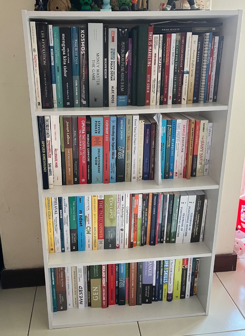 Rak Buku Putih, Perabotan Rumah di Carousell