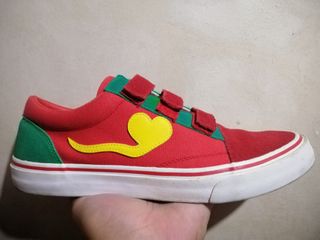 (Category: ) located in . Submitted by lookingforshoes (Listing ID 1158327624, Image 1). Description: .