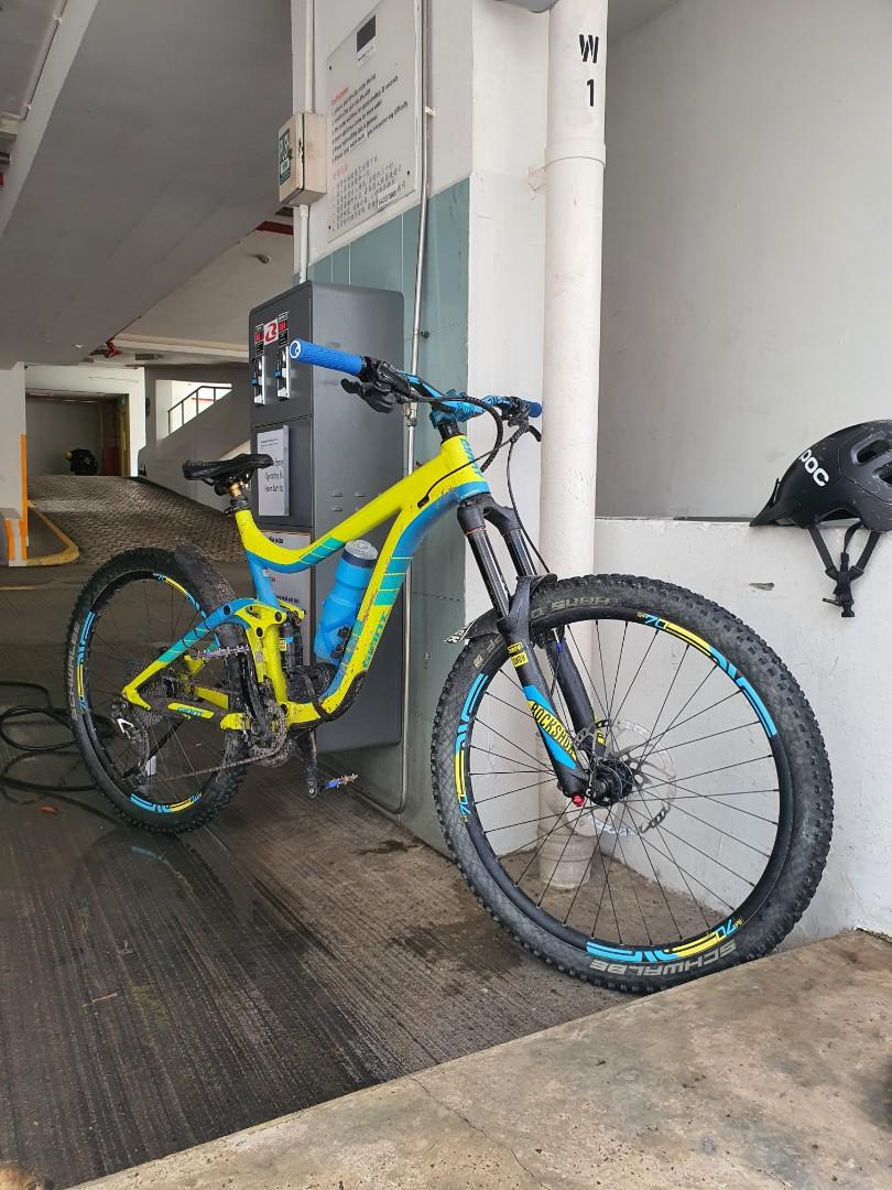2016 giant reign 27.5 L Sports Equipment Bicycles Parts Bicycles on Carousell