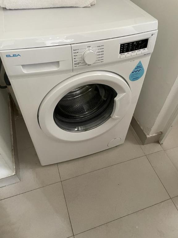 2nd hand washing machine (Brand Elba), TV & Home Appliances, Washing
