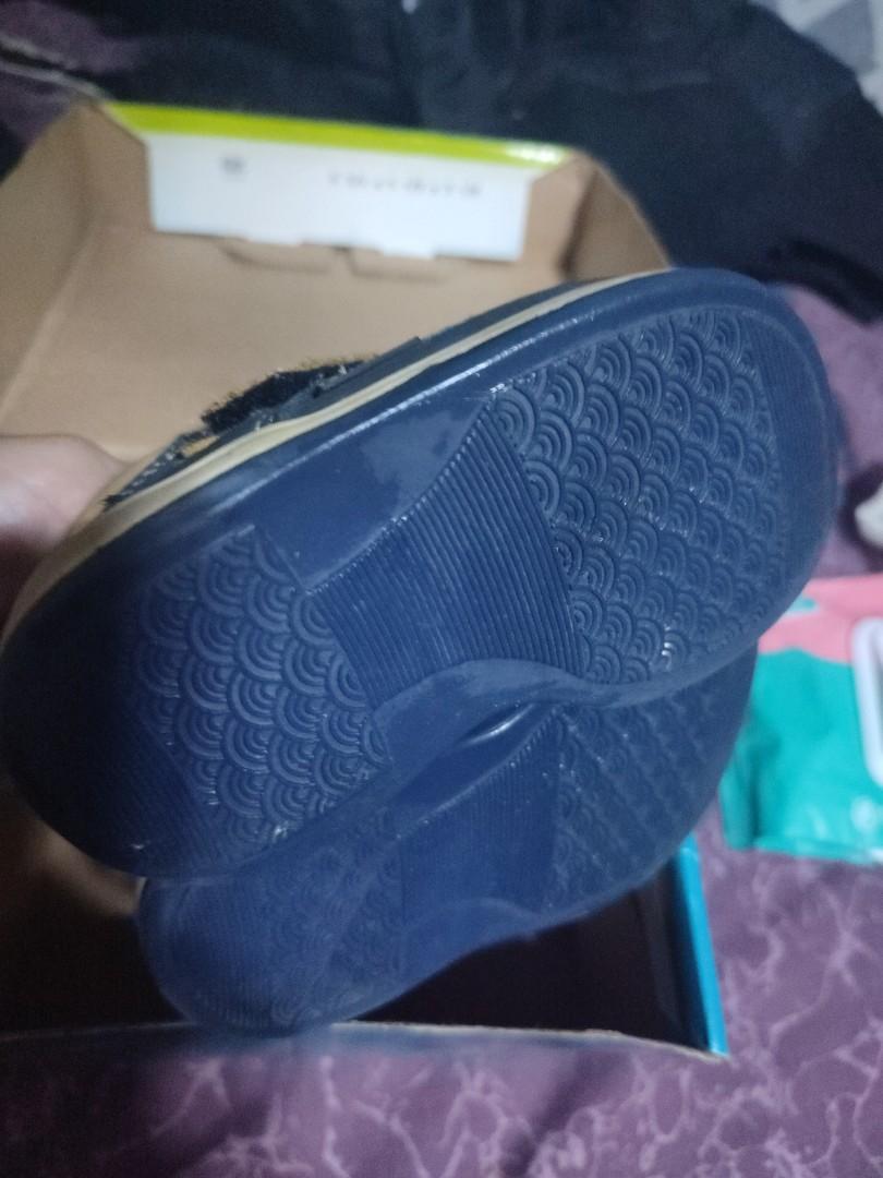 Baby shoes Florsheim (Category: Babies & Kids Fashion) located in Caloocan City. Submitted by trebdy01 (Listing ID 1159864159, Image 3). Description: preloved baby shoes florsheim kids brand.