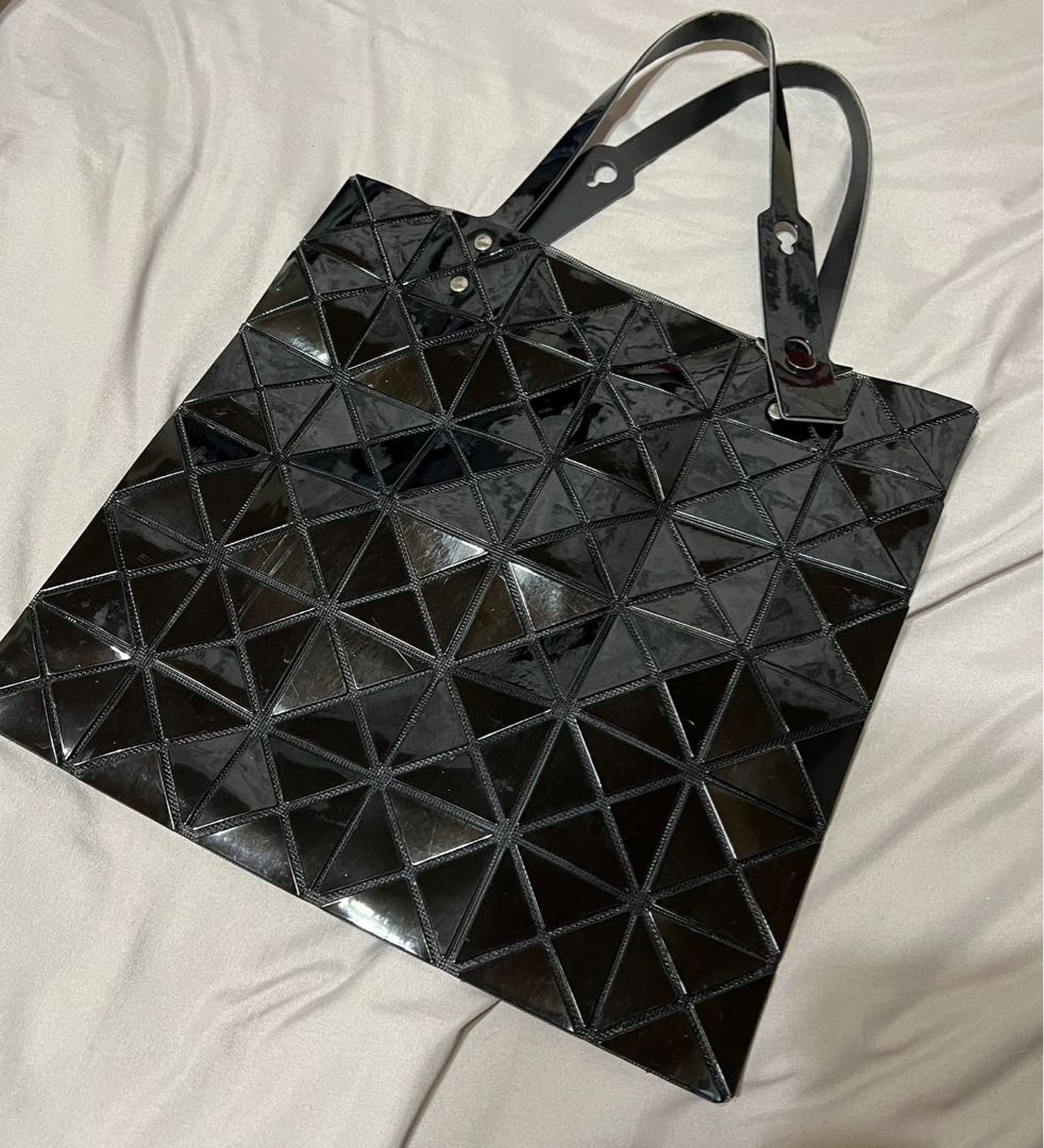 Bao bao issey miyake 6x6 deals