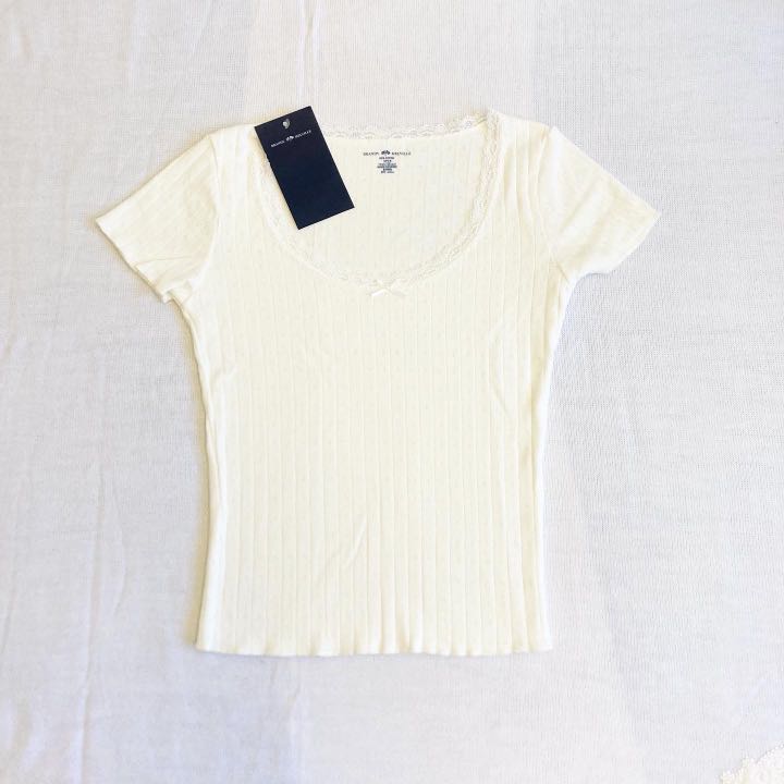 Brandy Melville SKYLAR SCALLOPED TANK White - $15 New With Tags - From  Maggie