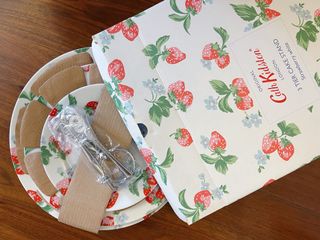 （分類：）位於 。 由 luuucke 提交（商品編號 1159797885，圖片 1）。簡介： 。