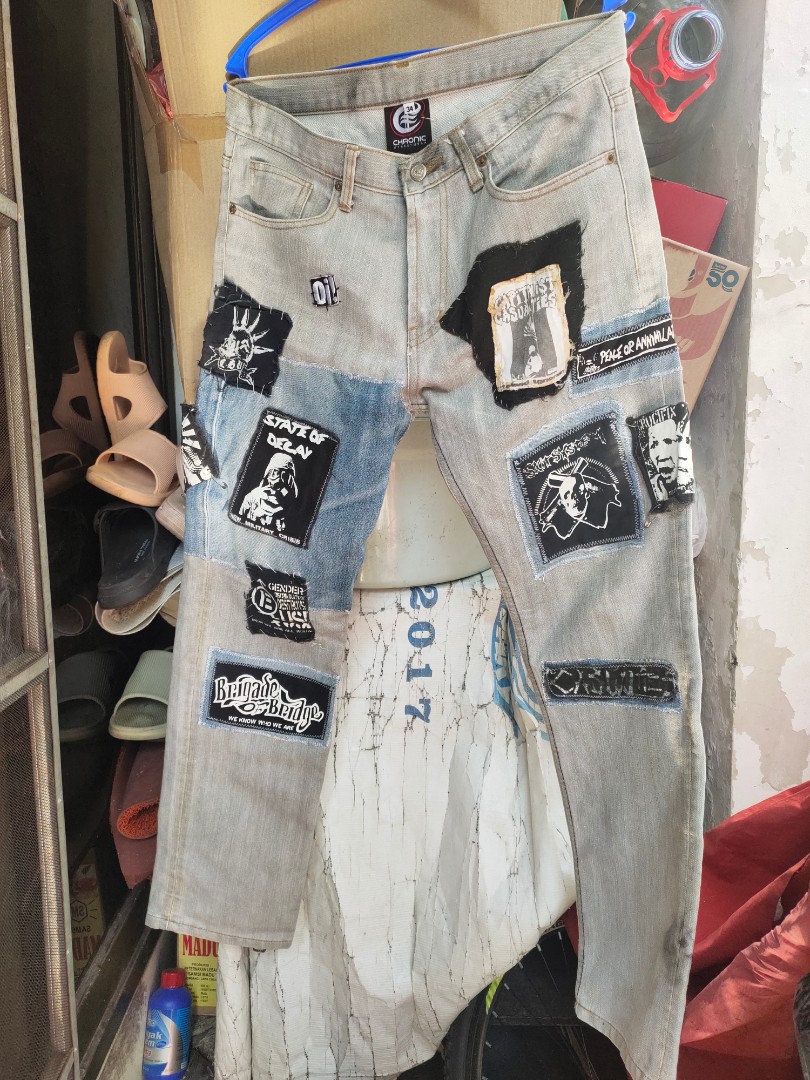 Celana jeans patch punk, size 32-34 