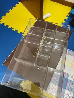 Cosmetics organiser