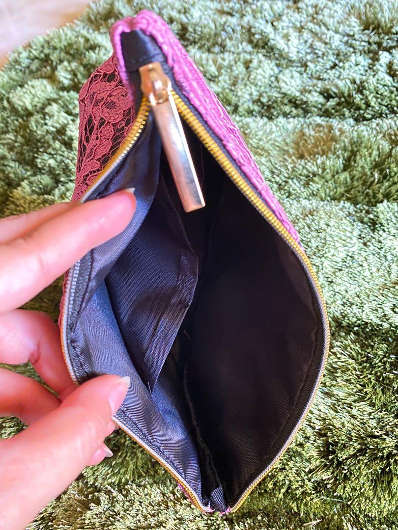 Pouch bag hotsell wanita branded