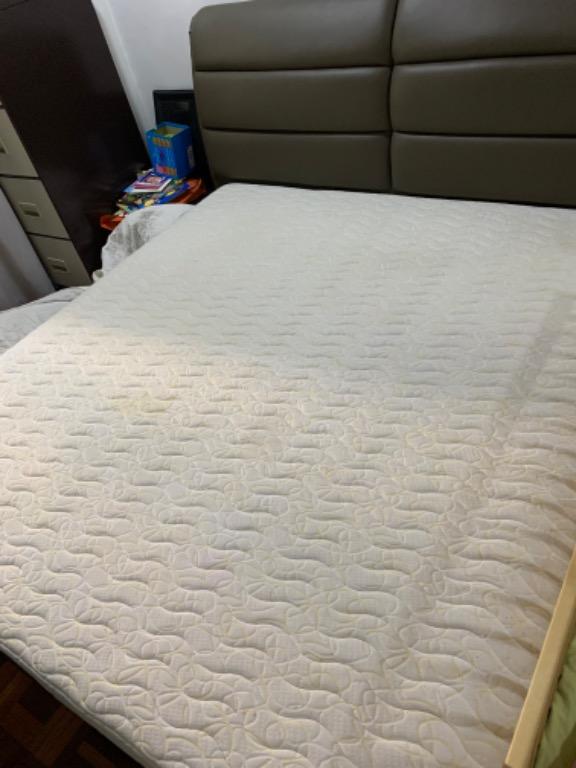 Dorma King Size Mattress, Furniture & Home Living, Bedding & Towels on