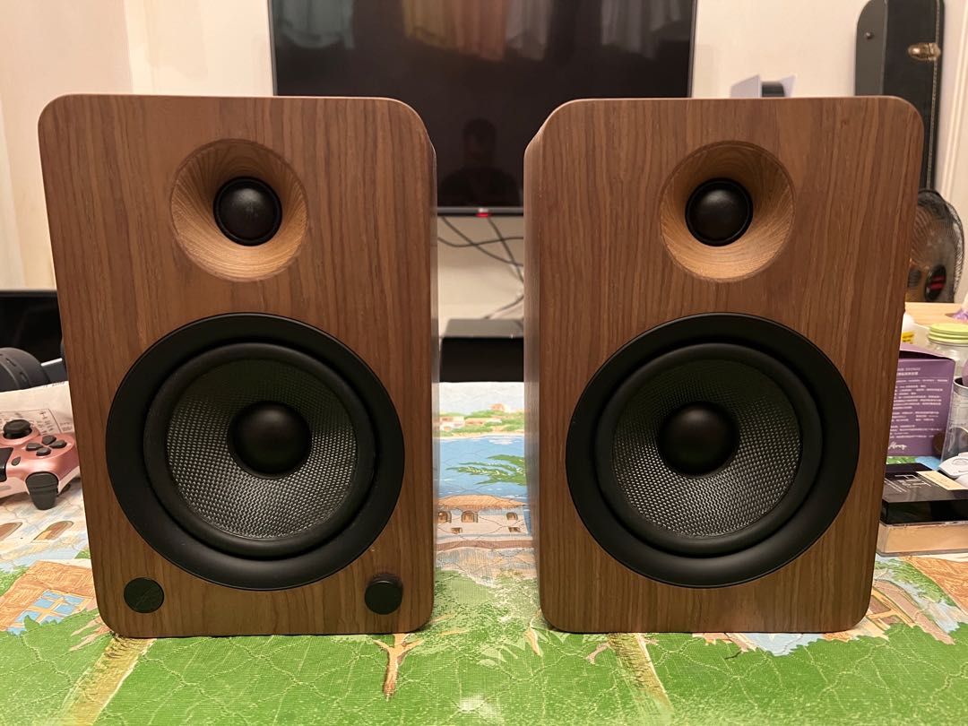 Kanto YU6 powered bookshelf speakers, 耳機及錄音音訊設備, Soundbar、揚聲器、藍牙喇叭、耳擴在旋轉拍賣