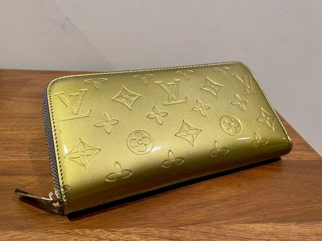 Louis Vuitton Beige Monogram Vernis Zippy Wallet at 1stDibs  louis vuitton  vernis zippy wallet, lv vernis wallet, louis vuitton wallet packaging