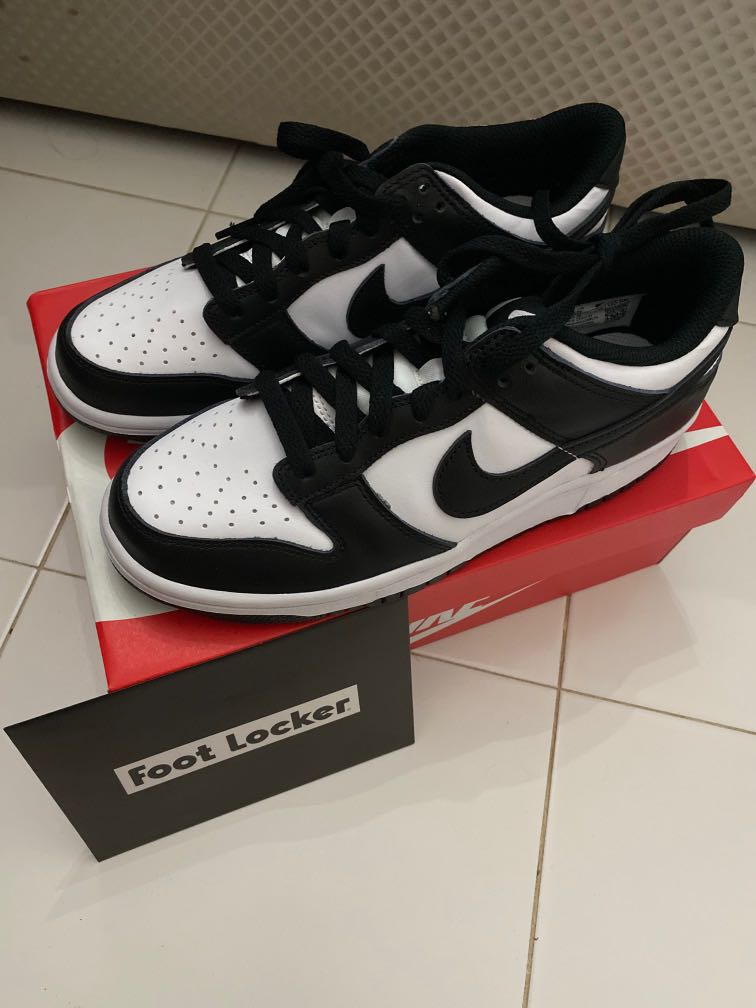 dunk low panda foot locker
