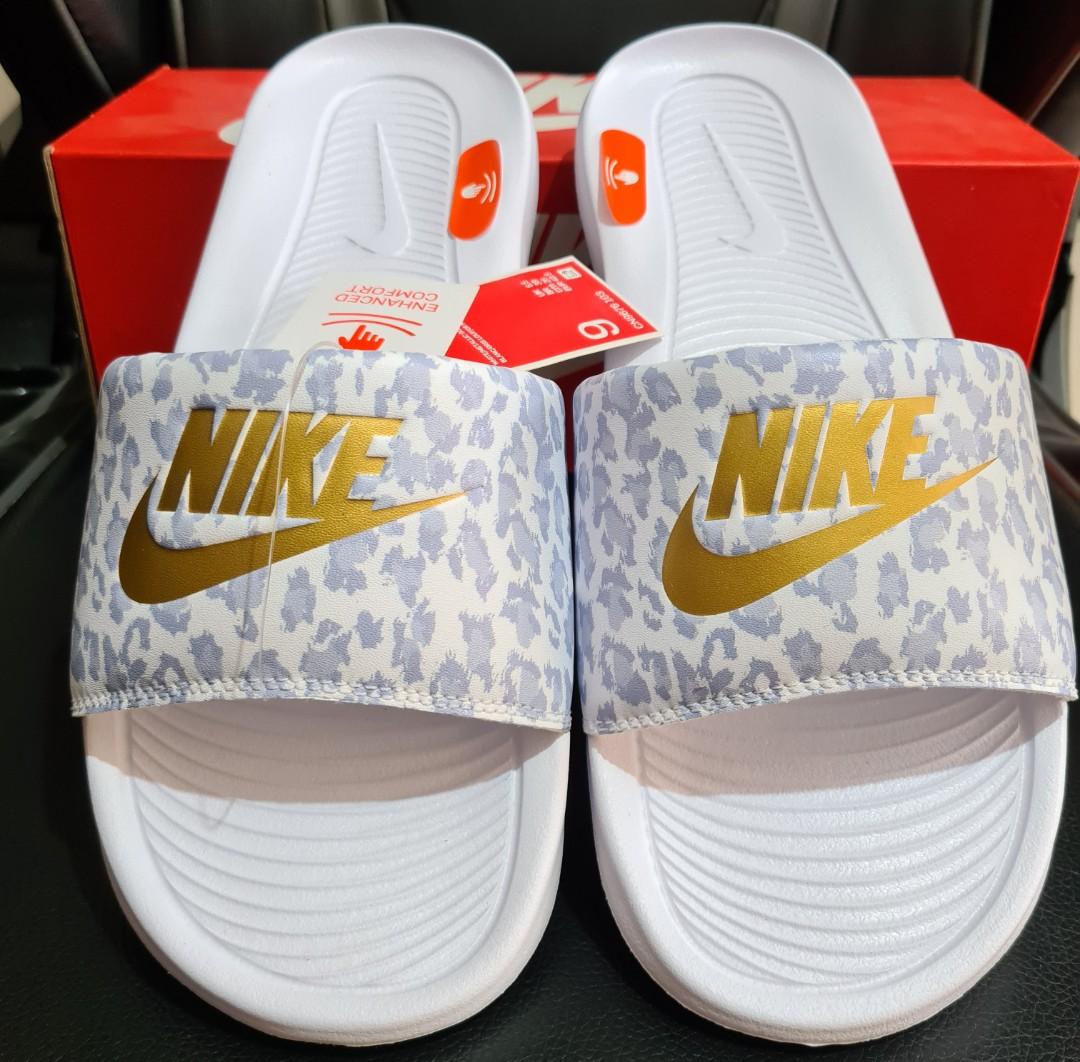 White sunflower store nike slides