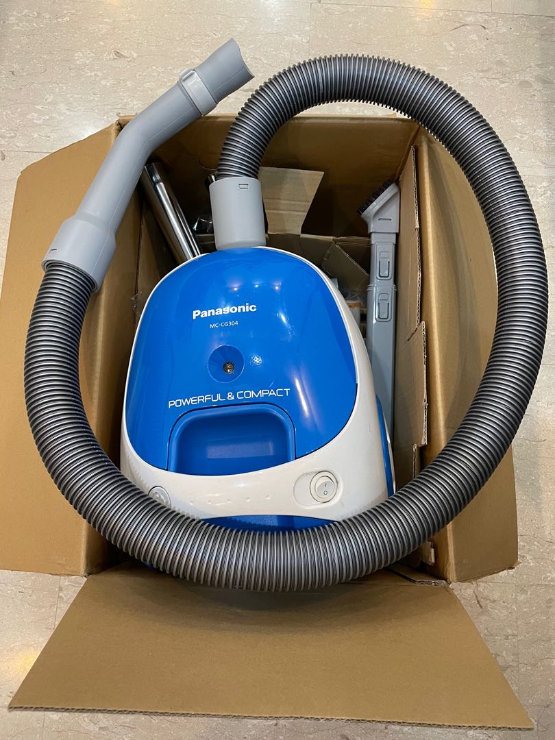 Panasonic Vacuum Cleaner MCCG304, TV & Home Appliances, Washing