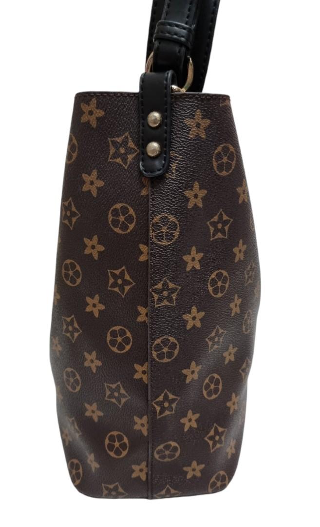 Samilu Hobo Shoulder Bag Women s Fashion Bags Wallets Shoulder Bags on Carousell