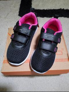 Sepatu Sekolah Ando Zora Velcro