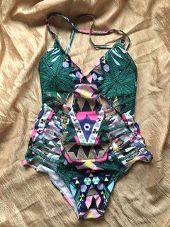 (Category: ) located in . Submitted by ninaniina (Listing ID 1159837181, Image 1). Description: .