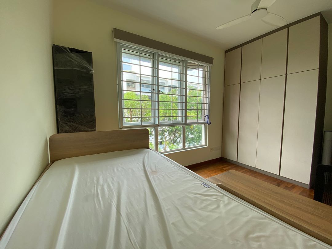 (Category: ) located in . Submitted by sunstore (Listing ID 1159794316, Image 1). Description: .