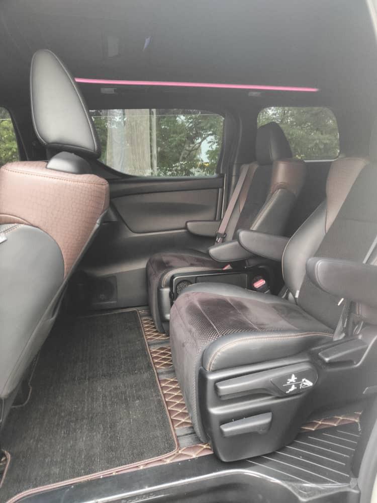 Toyota Alphard Golden Eyes: Kemewahan dan Prestise di Balik Sorotan Mata Emas