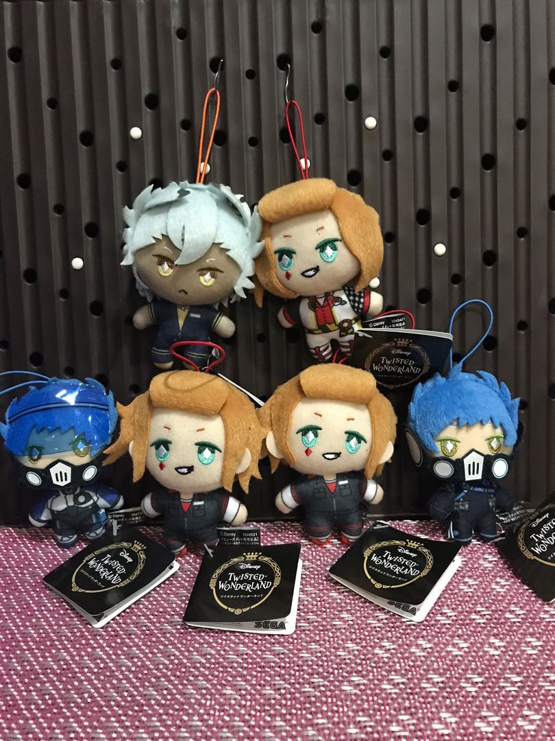 Twisted Wonderland keychain Plush, Hobbies & Toys, Toys & Games on