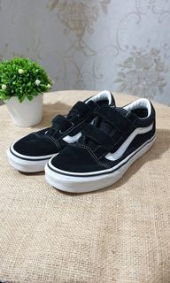 (Kategori: ) berada di . Dikirim oleh KimiStuff (ID iklan 1159802529, Gambar 1). Deskripsi: .