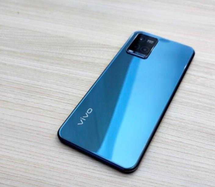 vivo y33s blue colour