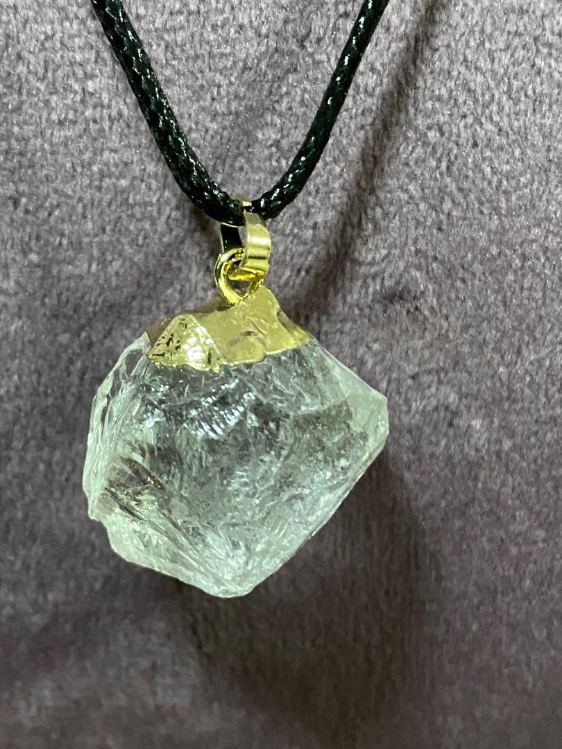 White on sale crystal necklace